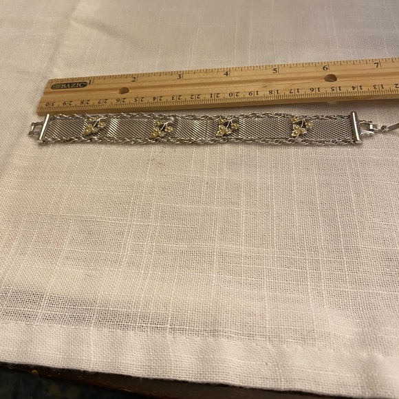 Elegant Vintage Silvertone Mesh Bracelet With Delicate Faux Pearls Signed Lisa. - Picture 2 of 3